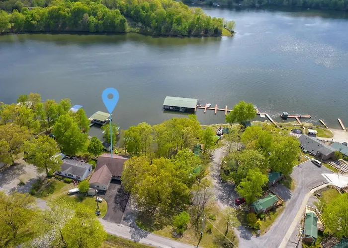 Holiday home Upscale Lakefront W Dock & Kayaks Creal Springs
