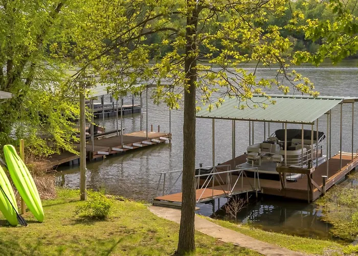 Holiday home Upscale Lakefront W Dock & Kayaks