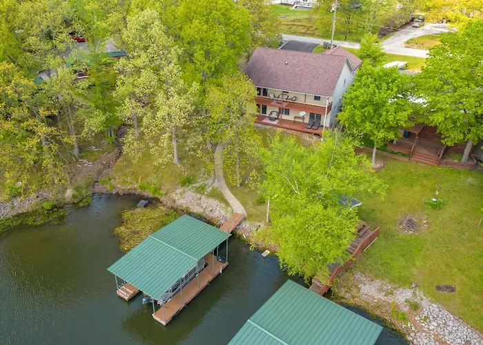 Upscale Lakefront W Dock & Kayaks Holiday home Creal Springs