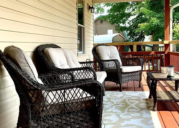 Holiday home Upscale Lakefront W Dock & Kayaks Creal Springs